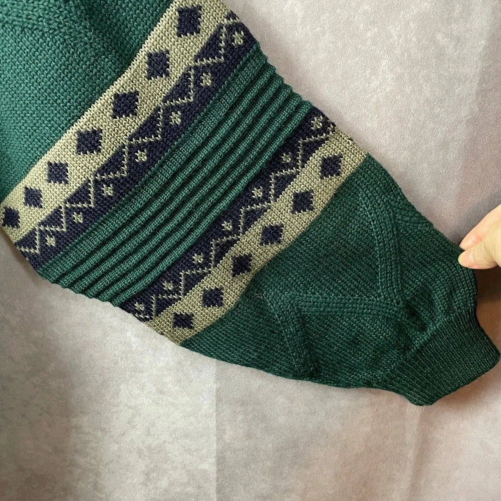 Aklanda Sweater Mens Medium Green Lions Crest Wool Made in Australia Vintage‎